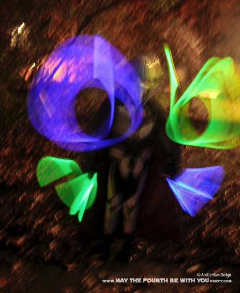 DIY General Grievous Costume. Check out all our other Star Wars costumes on our blog! #generalgrievous #starwars #starwarsparty #maythefourthbewithyou #starwarsbirthday #starwarscostume #halloweencostume #cosplay maythefourthbewithyoupartyblog.com