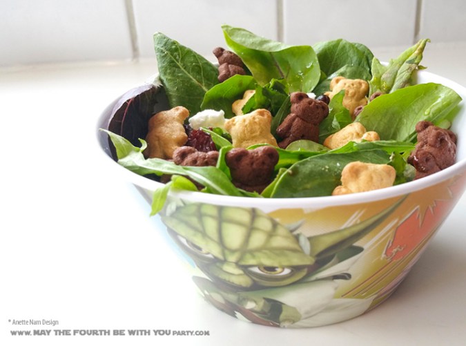Star Wars Food: Ewok Salad with Mixed Greens and Teddy Grahams /// Check out our blog for lots of Star Wars Party food recipes and downloadable labels! Great for a Birthday Party or a May the Fourth be with you Party. /// #starwars #starwarsparty #maythefourthbewithyou #starwarsbirthday #starwarsfood #salad #ewok #teddygrahams maythefourthbewithyoupartyblog.com