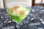 Star Wars Food: Lemonyoda Ice Cream Float /// Check out our blog for lots of Star Wars Party food recipes and downloadable labels! Great for a Birthday Party or a May the Fourth be with you Party. /// #starwars #starwarsparty #maythefourthbewithyou #starwarsbirthday #starwarsfood #soda #yoda #punch #icecreamfloat maythefourthbewithyoupartyblog.com