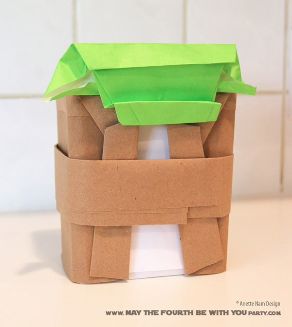 Yoda Wrapping and Paper Crafts (with Bobblehead) /// Check out our blog for lots of Star Wars Party crafts and ideas /// #starwars #starwarsparty #maythefourthbewithyou #starwarsbirthday #yoda #papercraft maythefourthbewithyoupartyblog.com