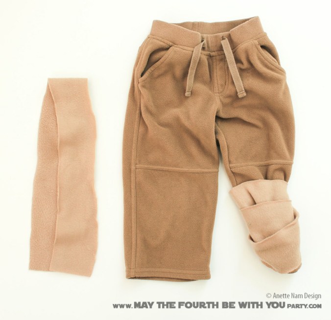 DIY Anakin at podrace Costume. Check out all our other Star Wars costumes on our blog! #anakin #starwars #starwarsparty #maythefourthbewithyou #starwarsbirthday #starwarscostume #halloweencostume #anakinskywalker #cosplay maythefourthbewithyoupartyblog.com