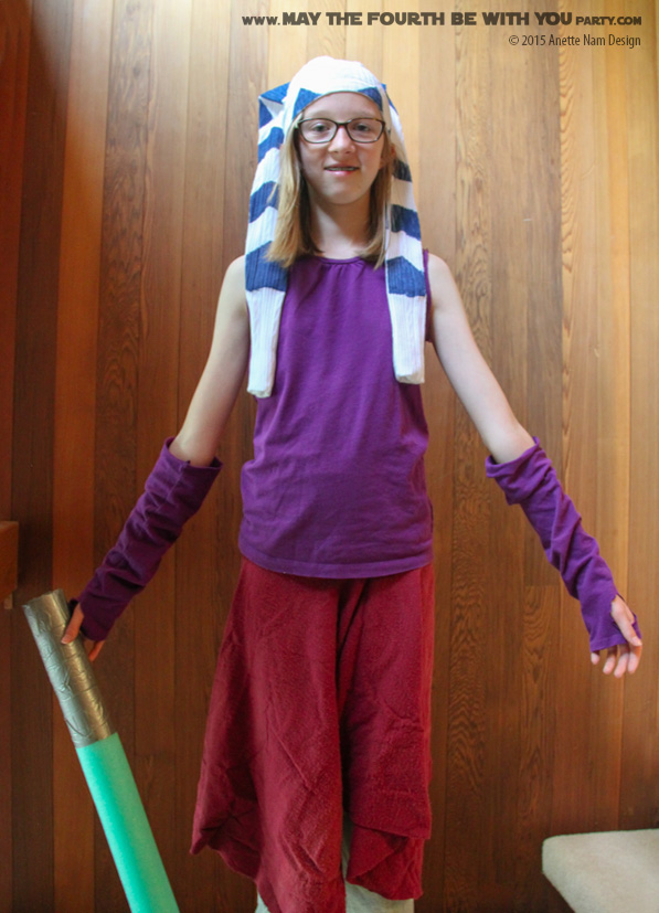 DIY Ahsoka Costume. Check out all our other Star Wars costumes on our blog! #ahsoka #starwars #starwarsparty #maythefourthbewithyou #starwarsbirthday #starwarscostume #halloweencostume #cosplay maythefourthbewithyoupartyblog.com