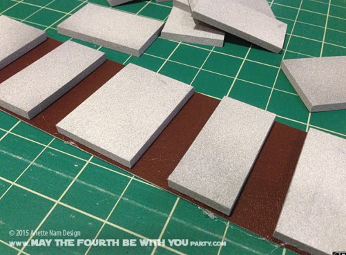 DIY Chewbacca/Wookiee Bandolier and Bag. Check out all our other Star Wars costumes on our blog! #chewbacca #starwars #starwarsparty #maythefourthbewithyou #starwarsbirthday #starwarscostume #halloweencostume #wookiee #cosplay maythefourthbewithyoupartyblog.com