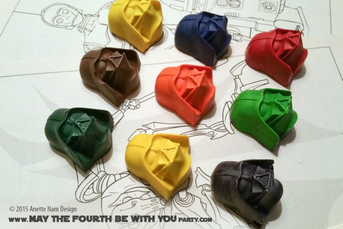 DIY Darth Vader Crayons (from Silicone Mold) /// Check out our blog for lots of Star Wars Party crafts and ideas /// #starwars #starwarsparty #maythefourthbewithyou #starwarsbirthday #crayon #partyfavor #darthvader maythefourthbewithyoupartyblog.com