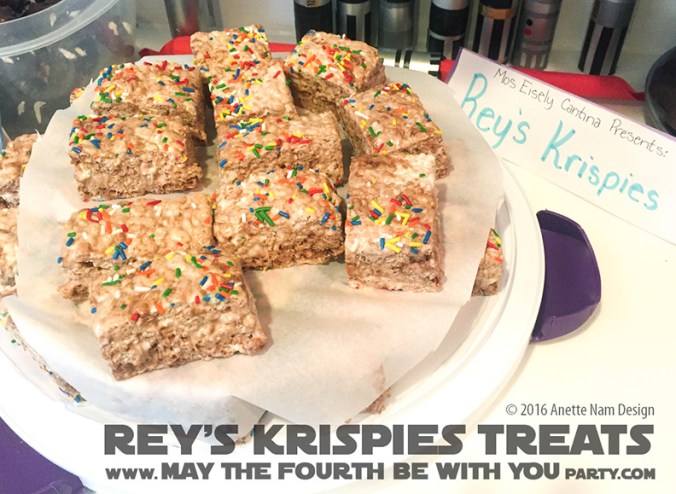Star Wars Food: Rey’s Krispies Treats // Check out our blog for lots of Star Wars Party food recipes and downloadable labels! Great for a Birthday Party or a May the Fourth be with you Party // #starwars #starwarsparty #theforceawakens #maythefourthbewithyou #starwarsbirthday #starwarsfood #ricekrispiestreats #ricekrispies #ricecrispytreats #chocolate #rey #puns #geek #nerd #daisyridley // maythefourthbewithyoupartyblog.com