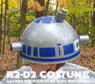 R2-D2 Costume and Cosplay / Check out lots more Star Wars Halloween costumes and cosplay ideas on our blog / #starwars #halloween #maythefourthbewithyou #maythe4thbewithyou #costume #ducttape #cosplay #diy #pattern #sewing #theforceawakens #r2d2 #droid #geek #nerd #fleece / maythefourthbewithyoupartyblog.com