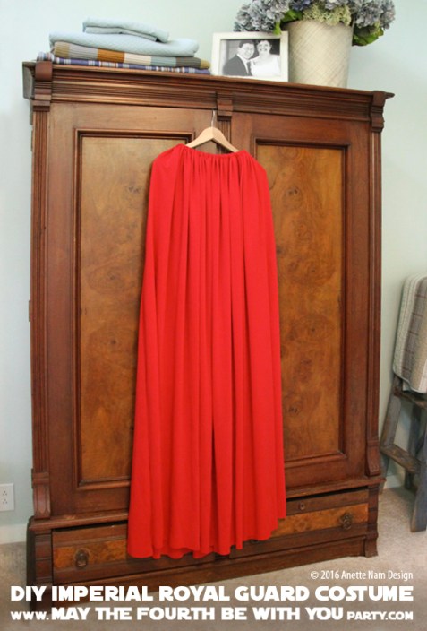 Imperial Guards DIY Costume and Cosplay / Check out lots more Star Wars Halloween costumes and cosplay ideas on our blog / #starwars #halloween #maythefourthbewithyou #maythe4thbewithyou #costume #ducttape #cosplay #diy #pattern #sewing #royalguard #imperialgaurd #redguard #geek #nerd #spraypaint / maythefourthbewithyoupartyblog.com