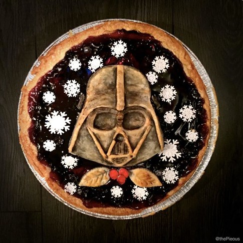 Star Wars Food: Darth Vader Pie // Check out our blog for lots of Star Wars Party food recipes and downloadable labels! Great for a Birthday Party or a May the Fourth be with you Party. // #christmas #starwars #star #wars #starwarsparty #theforceawakens #maythefourthbewithyou #starwarsbirthday #starwarsfood #recipe #pie #darth #vader #darthvader // maythefourthbewithyoupartyblog.com