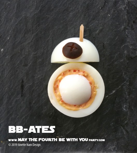 Star Wars Food: B-Ates BB-8 // Check out our blog for lots of Star Wars Party food recipes and downloadable labels! Great for a Birthday Party or May the Fourth be with you Party. // #starwars #starwarsparty #theriseofskywalker #maythefourthbewithyou #starwarsbirthday #starwarsfood #recipe #egg #bb8 #easter #recipe // maythefourthbewithyoupartyblog.com