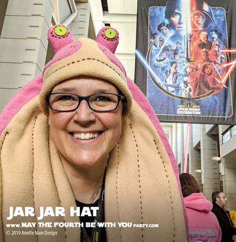 DIY Star Wars Jar Jar Binks Hat /// We add new Star Wars crafts to our blog every week! /// #starwars #phantommenace #jarjar #jarjarbinks #fleece #hat #swcc #starwarscelebration /// maythefourthbewithyoupartyblog.com